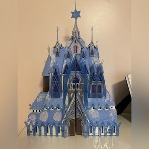 Frozen II Arendelle castle.